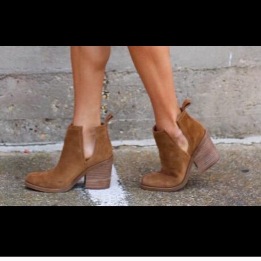 Steve Madden Sharini Chestnut Suede Ankle Booties